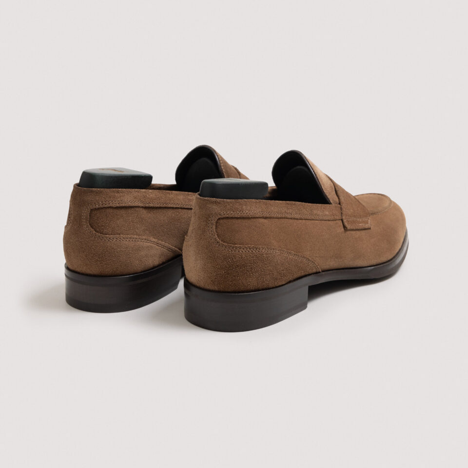 (product) Theodore Loafer Suede Farro, back pair view