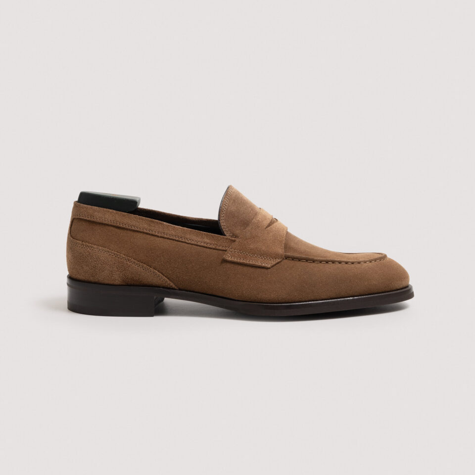 (product) Theodore Loafer Suede Farro, single shoe side view