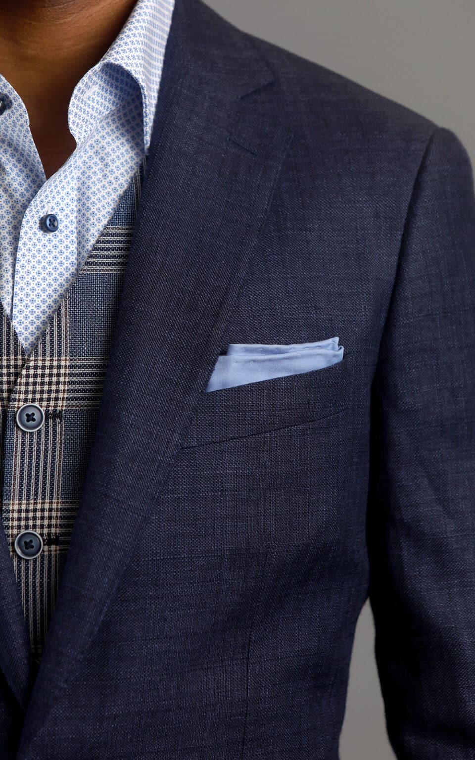 (product) Navy Linen Blend Hopsack Two-Button MTM Sport Coat, lapel detail