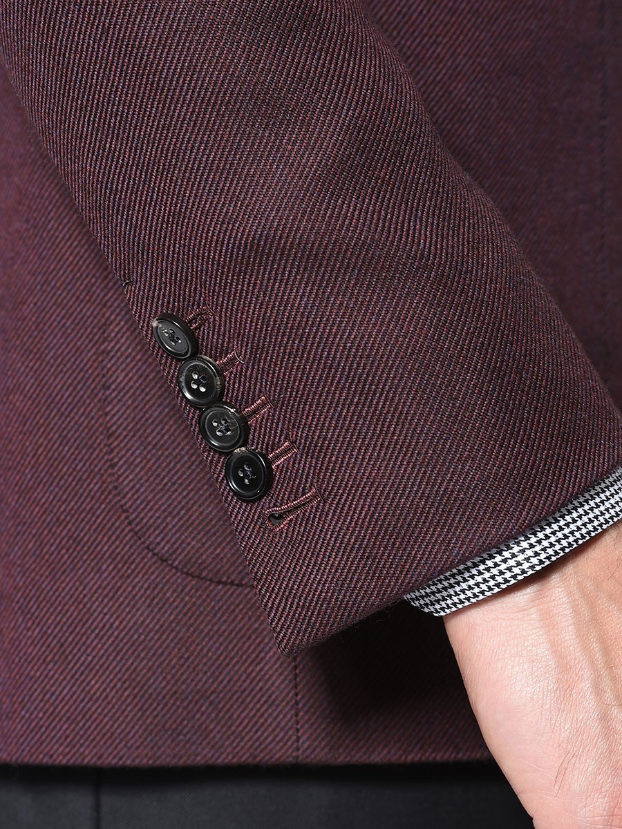(product) Bordeaux Large Twill Signature 2-Button Bespoke Sport Coat, close-up of fabric and button detail