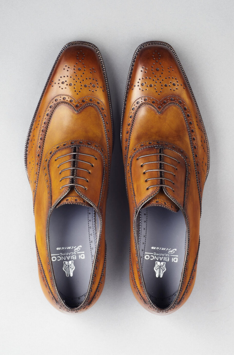 (product) Anzio Reverse Sombrero Oxford, Top view of the pair