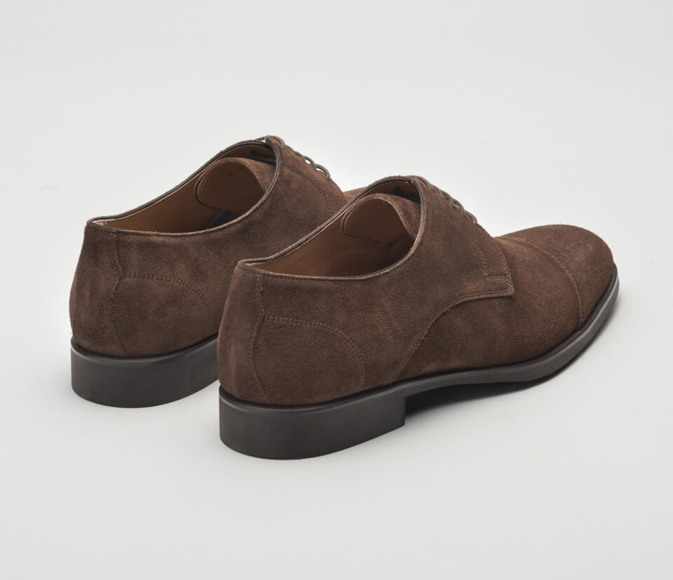 (product) Bergamo Mustang Oxford, Angled pair view