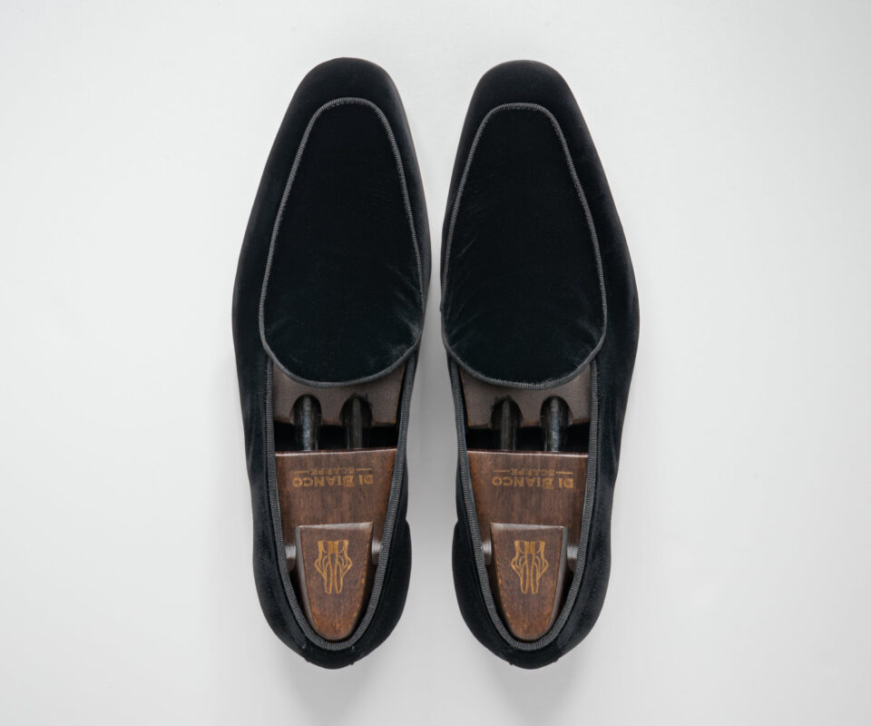 (product) Vomero Velvet Nero Formal Shoe, Top view of the pair
